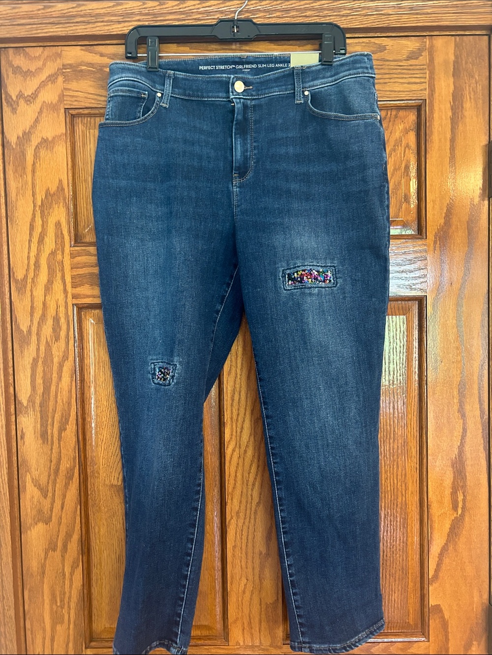 NWT Chico’s Perfect Stretch Girlfriends Slim Ankle with Sequin Patches Size 2